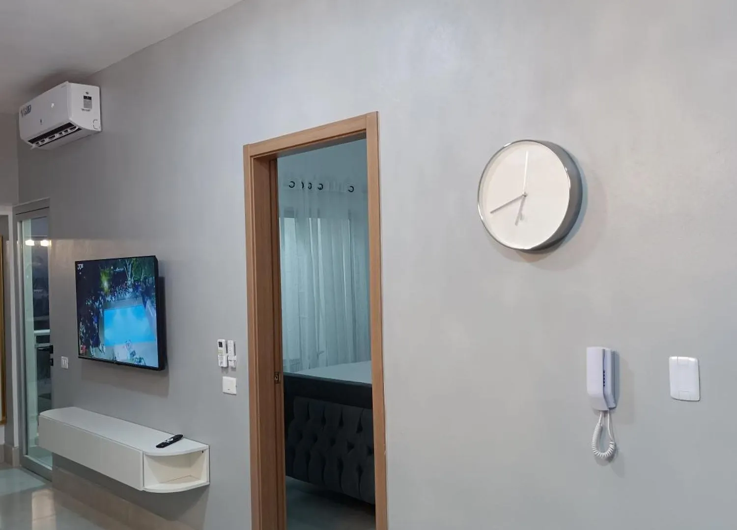 Boca Del Mar Iii, Apartamento 707 Cuevas