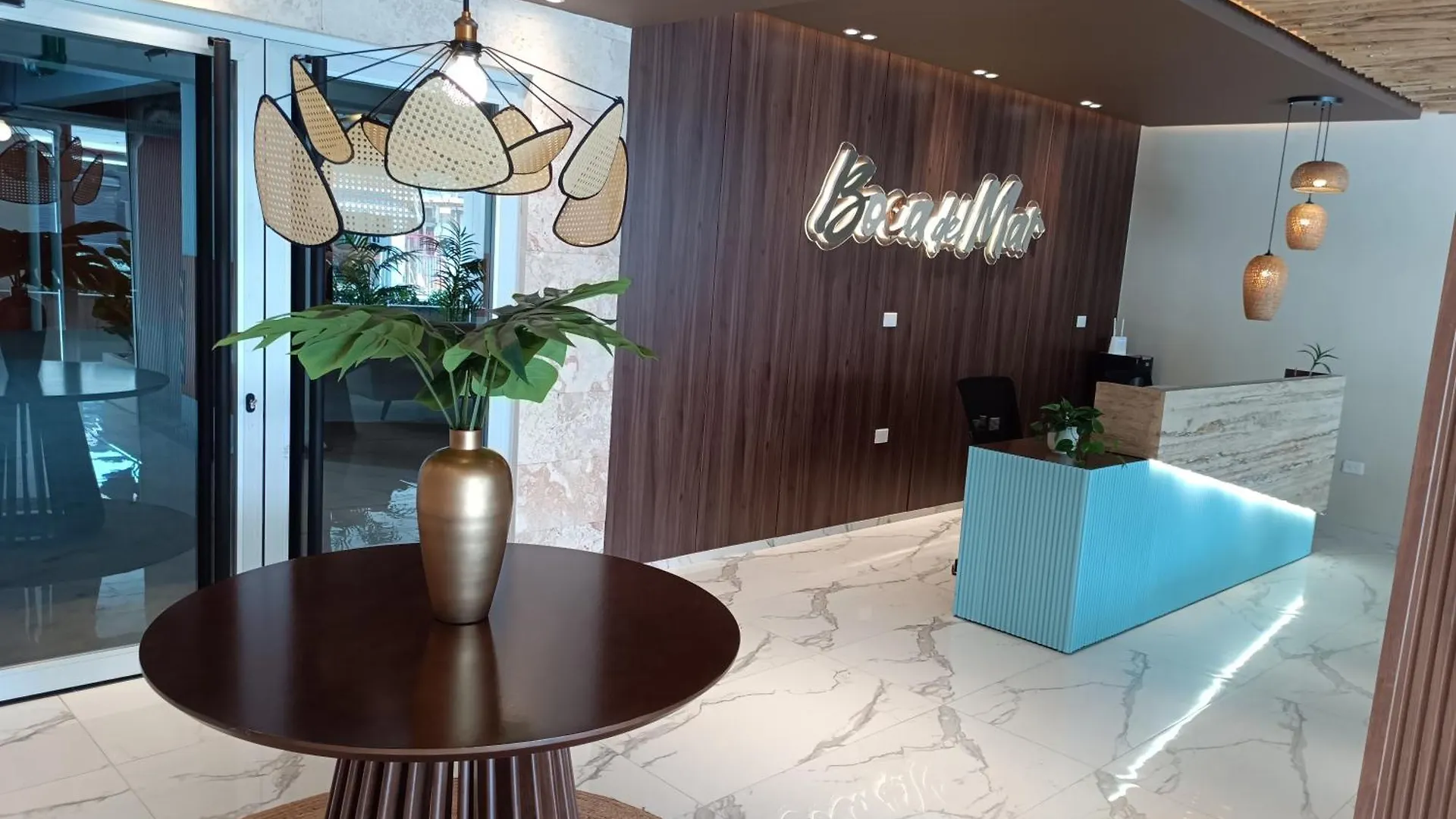 Boca Del Mar Iii, Apartamento 707 Cuevas