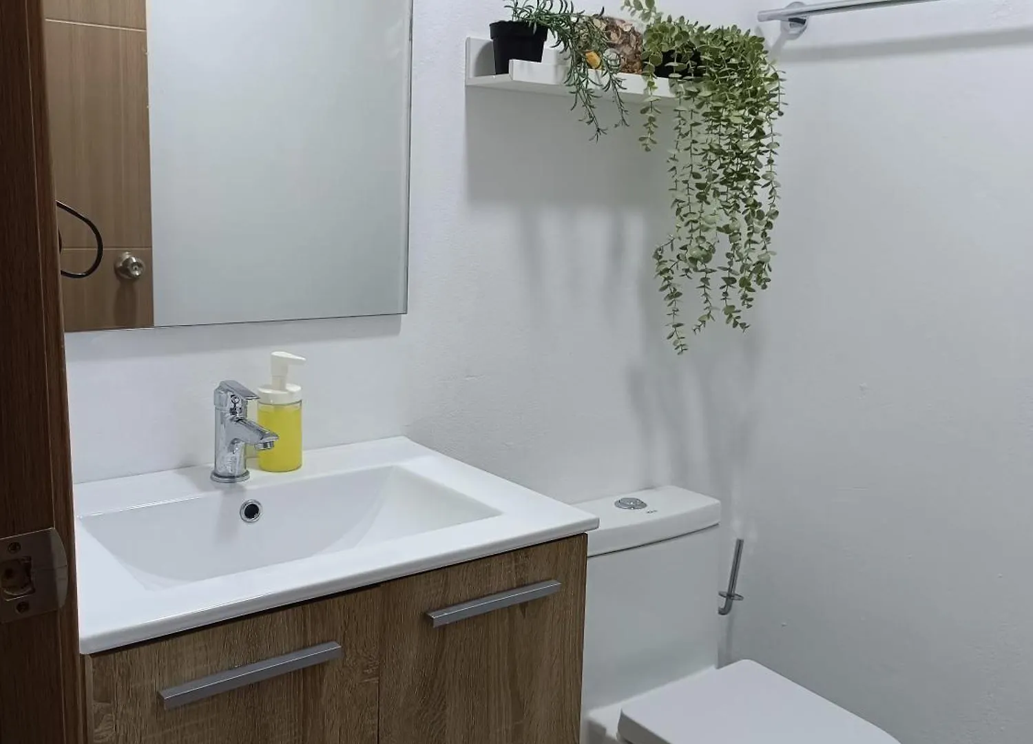 Boca Del Mar Iii, Apartamento 707 Cuevas